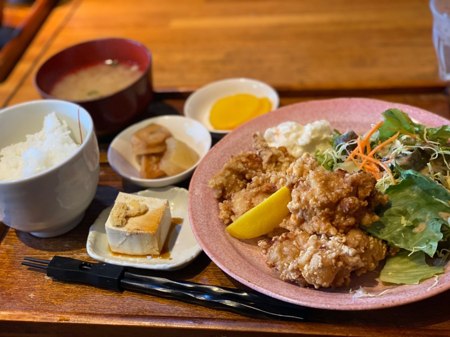 カフェウェスト唐揚げ定食