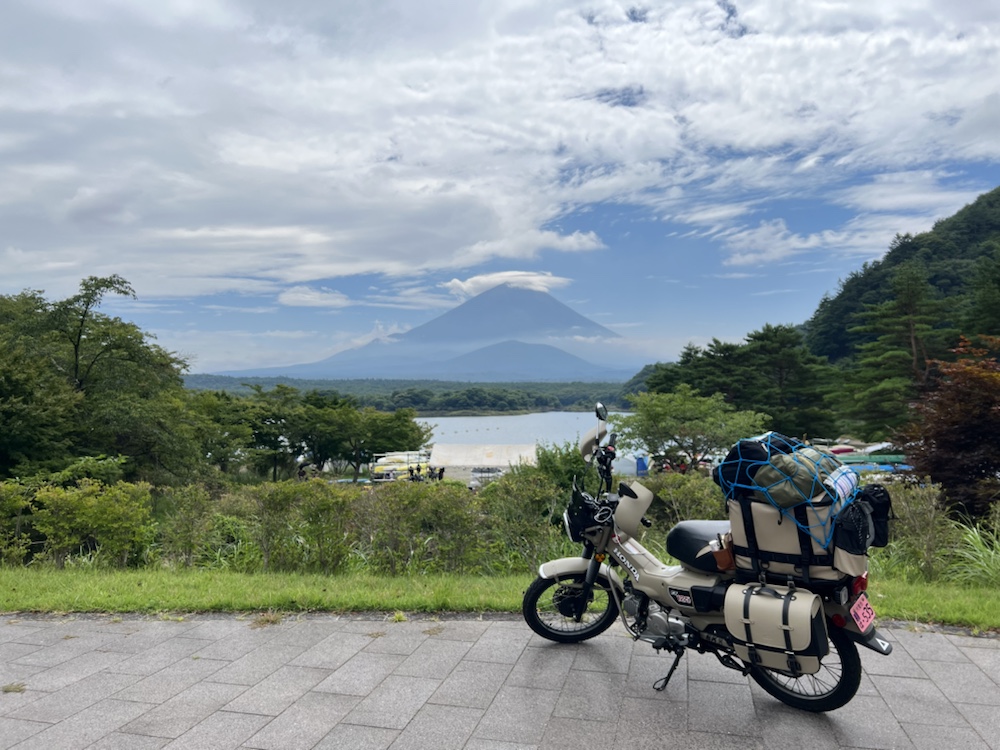 富士山　ハンターカブ